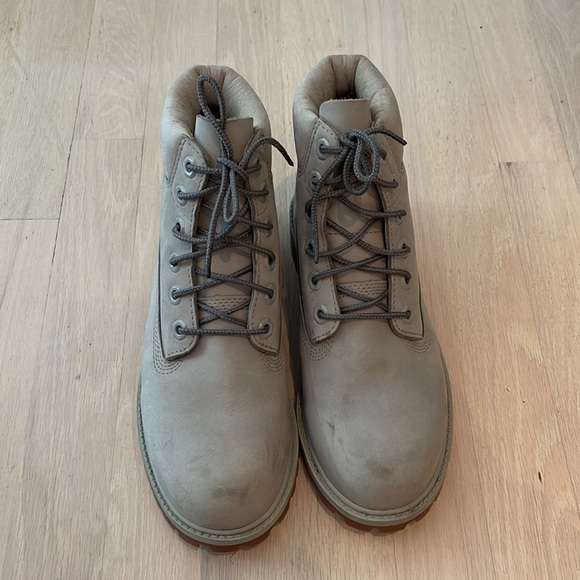 Gray Timberland waterproof boots. - Picture 3 of 3